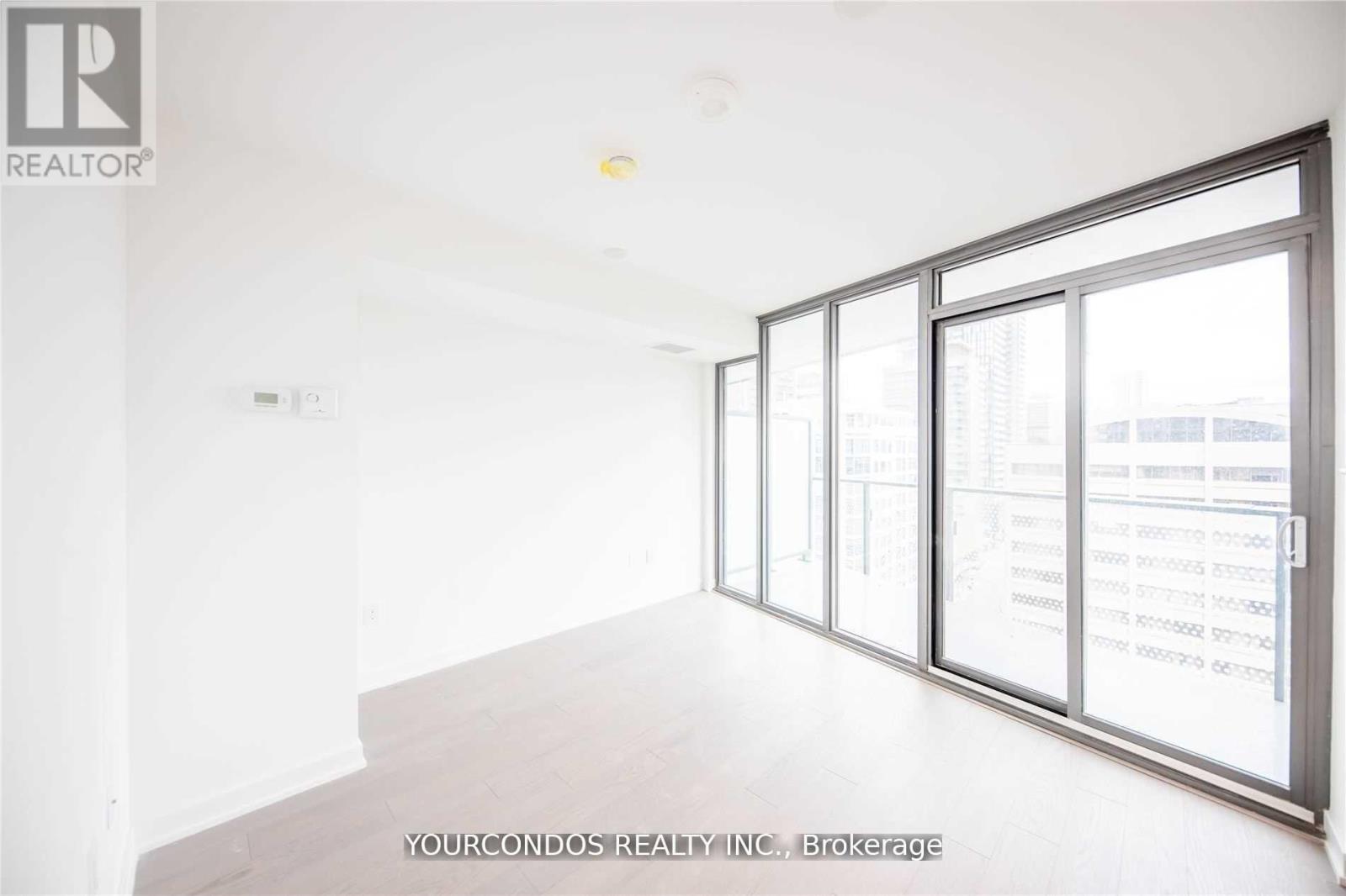 912 - 11 Wellesley Street W, Toronto, Ontario  M4Y 0G4 - Photo 7 - C12700724