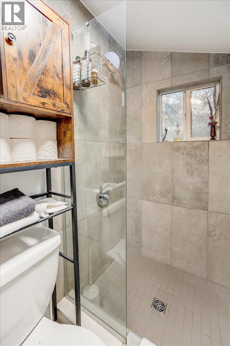 810 Kokanee Avenue, Nelson, British Columbia  V1L 3P6 - Photo 14 - 10372535