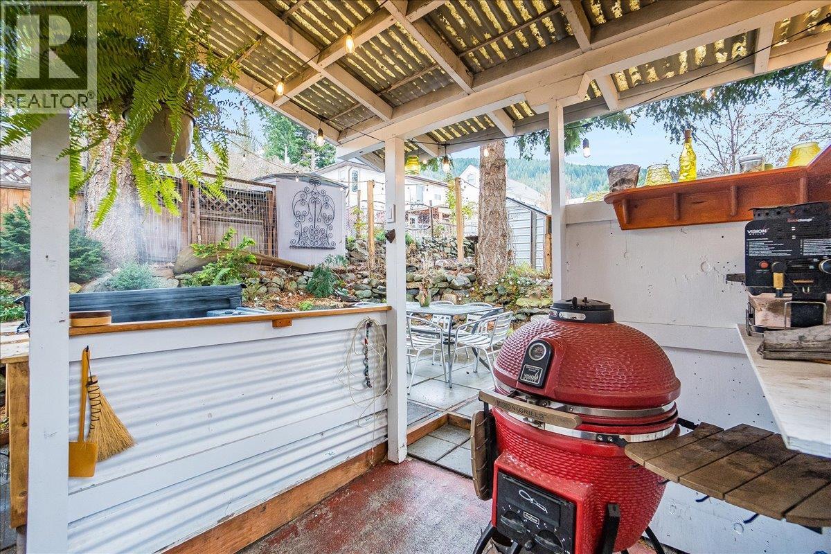 810 Kokanee Avenue, Nelson, British Columbia  V1L 3P6 - Photo 32 - 10372535