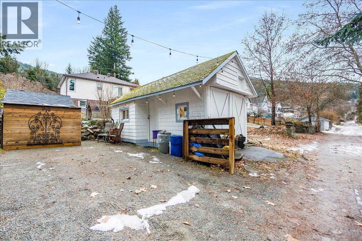810 Kokanee Avenue, Nelson, British Columbia  V1L 3P6 - Photo 38 - 10372535