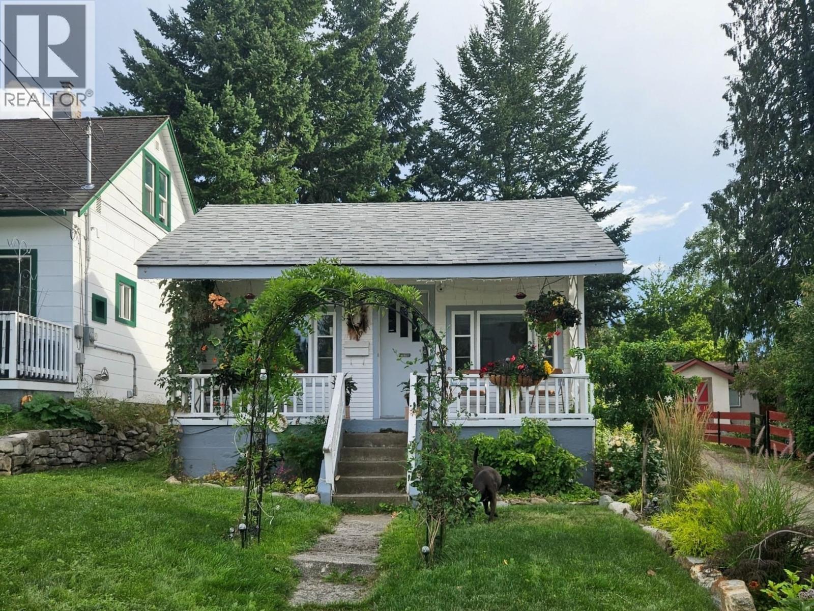 810 Kokanee Avenue, Nelson, British Columbia  V1L 3P6 - Photo 3 - 10372535