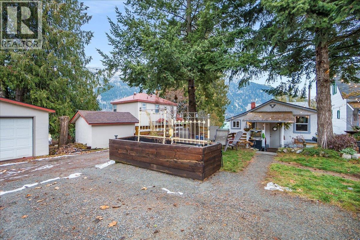810 Kokanee Avenue, Nelson, British Columbia  V1L 3P6 - Photo 47 - 10372535