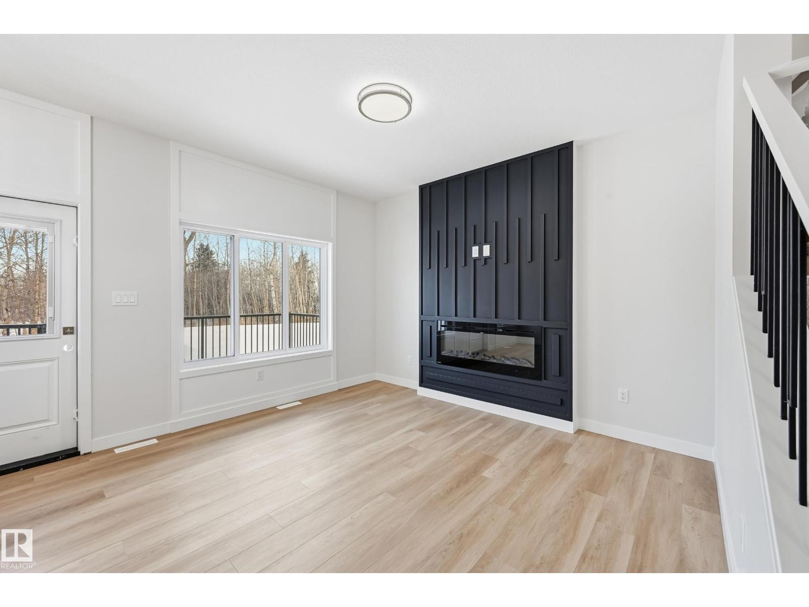 55 Patriot Wy, Spruce Grove, Alberta  T7X 2W6 - Photo 4 - E4470180