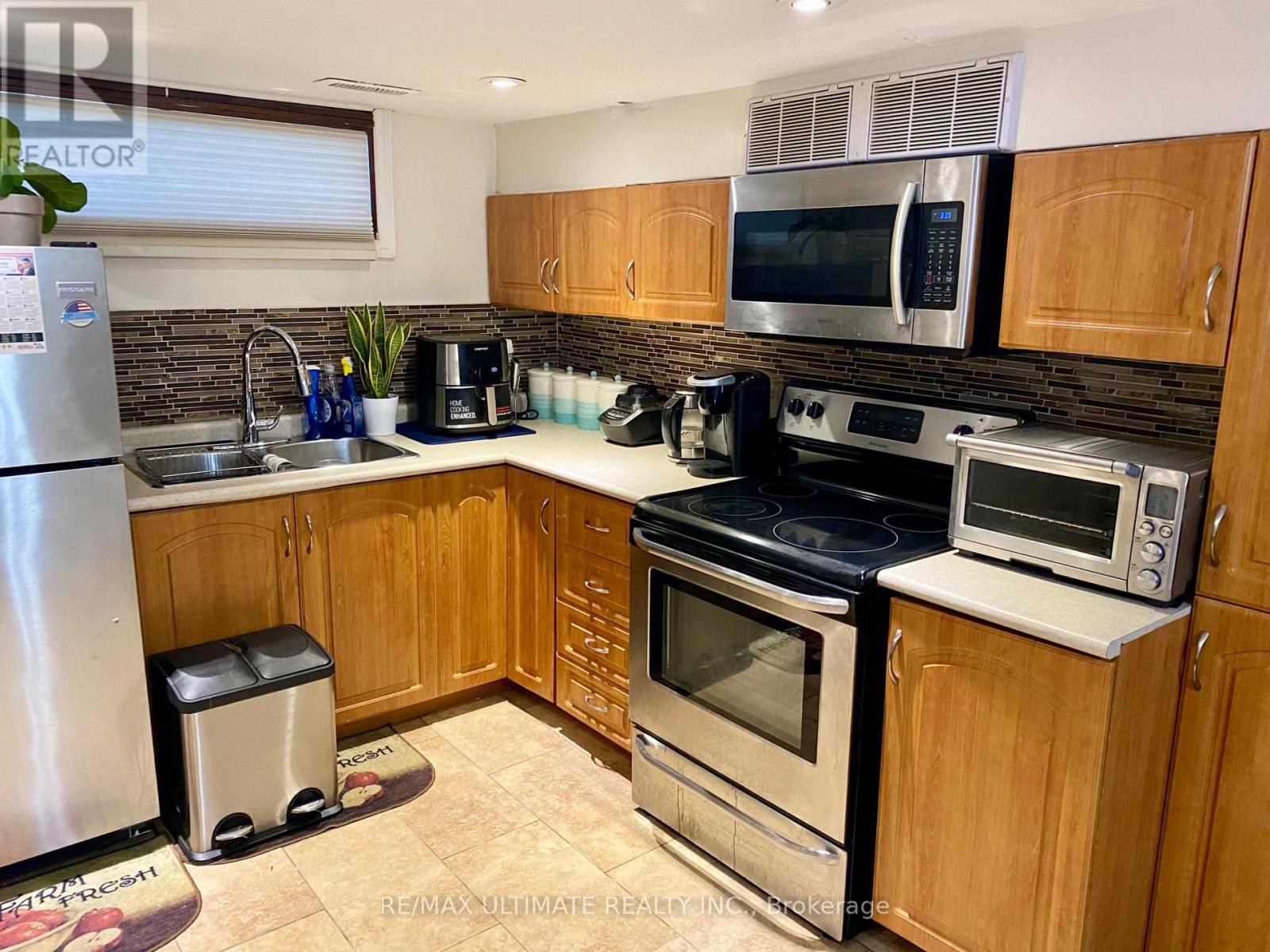 116 Tulloch Drive, Ajax, Ontario  L1S 2S6 - Photo 4 - E12700612