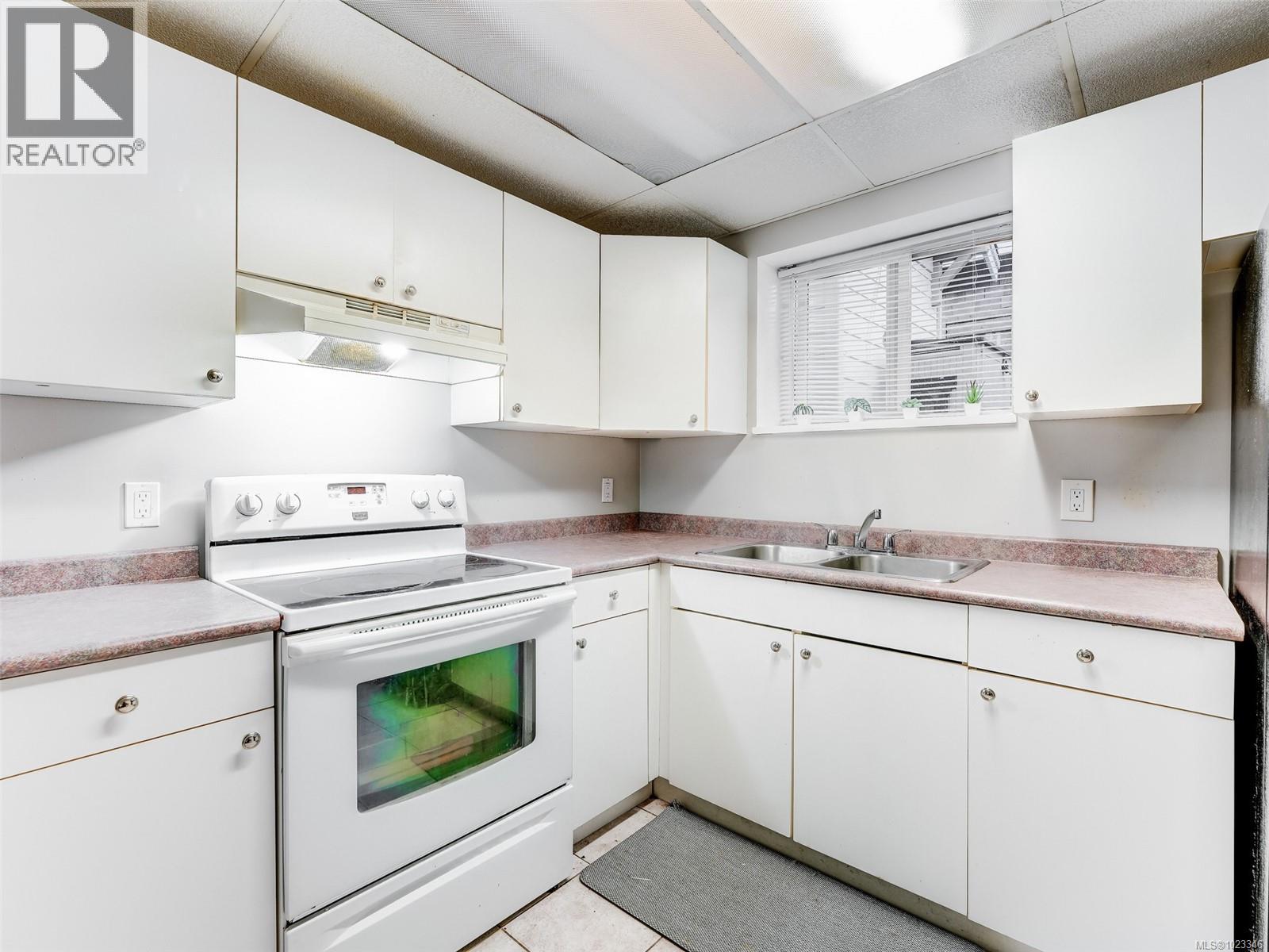 3115 Somerset St, Victoria, British Columbia  V8X 1C8 - Photo 22 - 1023346