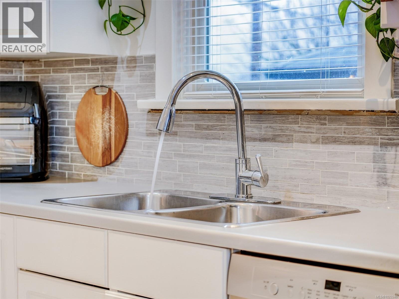 3115 Somerset St, Victoria, British Columbia  V8X 1C8 - Photo 10 - 1023346