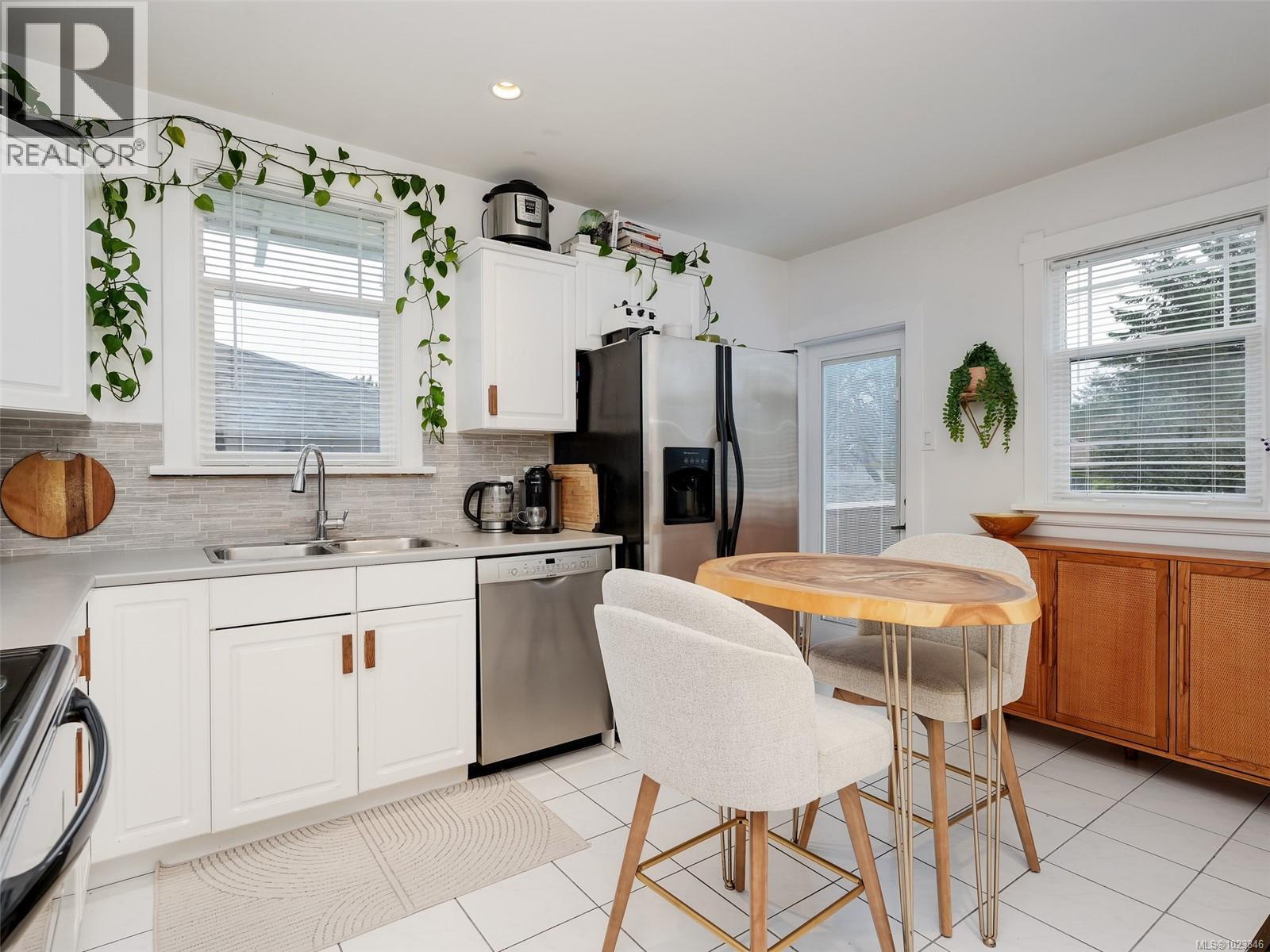 3115 Somerset St, Victoria, British Columbia  V8X 1C8 - Photo 12 - 1023346