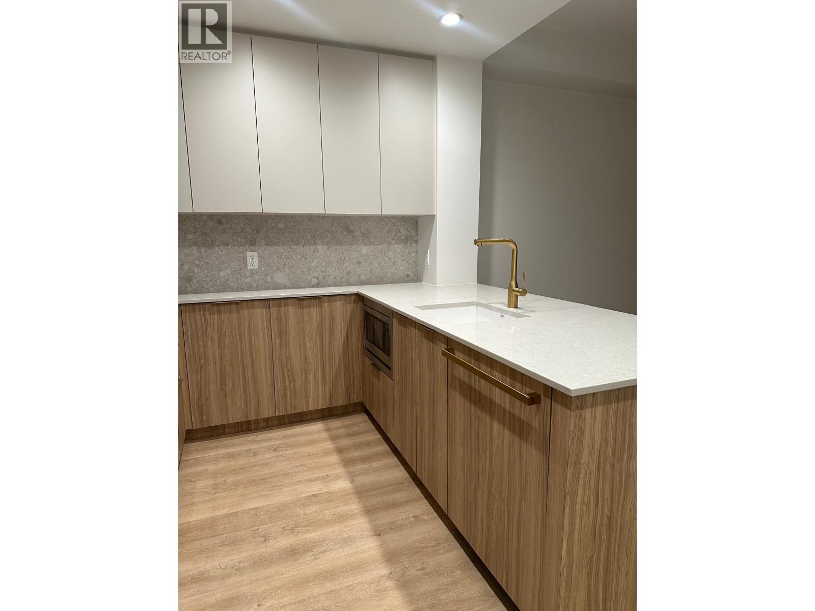 107 2375 Emery Court, North Vancouver, British Columbia  V7J 0E8 - Photo 4 - R3075585