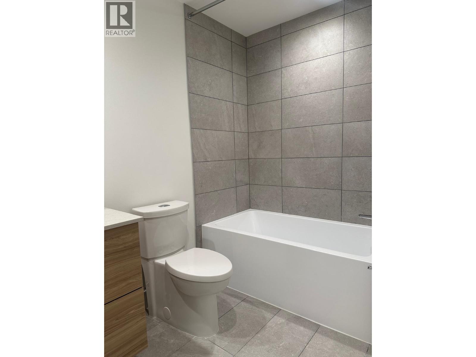 107 2375 Emery Court, North Vancouver, British Columbia  V7J 0E8 - Photo 8 - R3075585