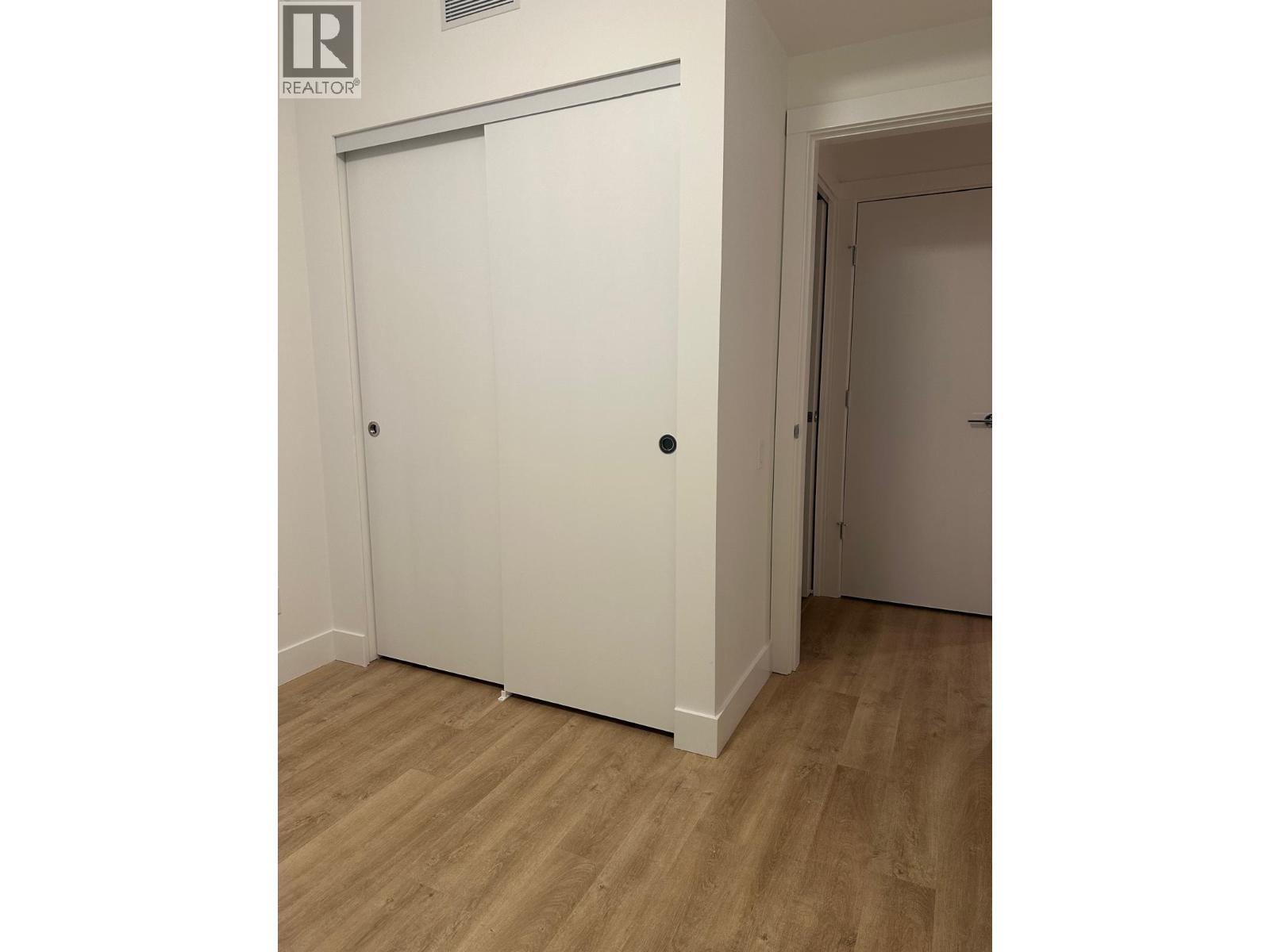 107 2375 Emery Court, North Vancouver, British Columbia  V7J 0E8 - Photo 6 - R3075585