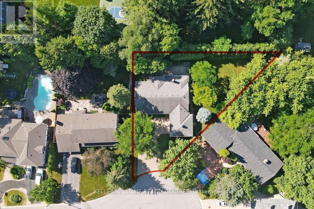 27 HAWTHORNE LANE, Aurora, Ontario