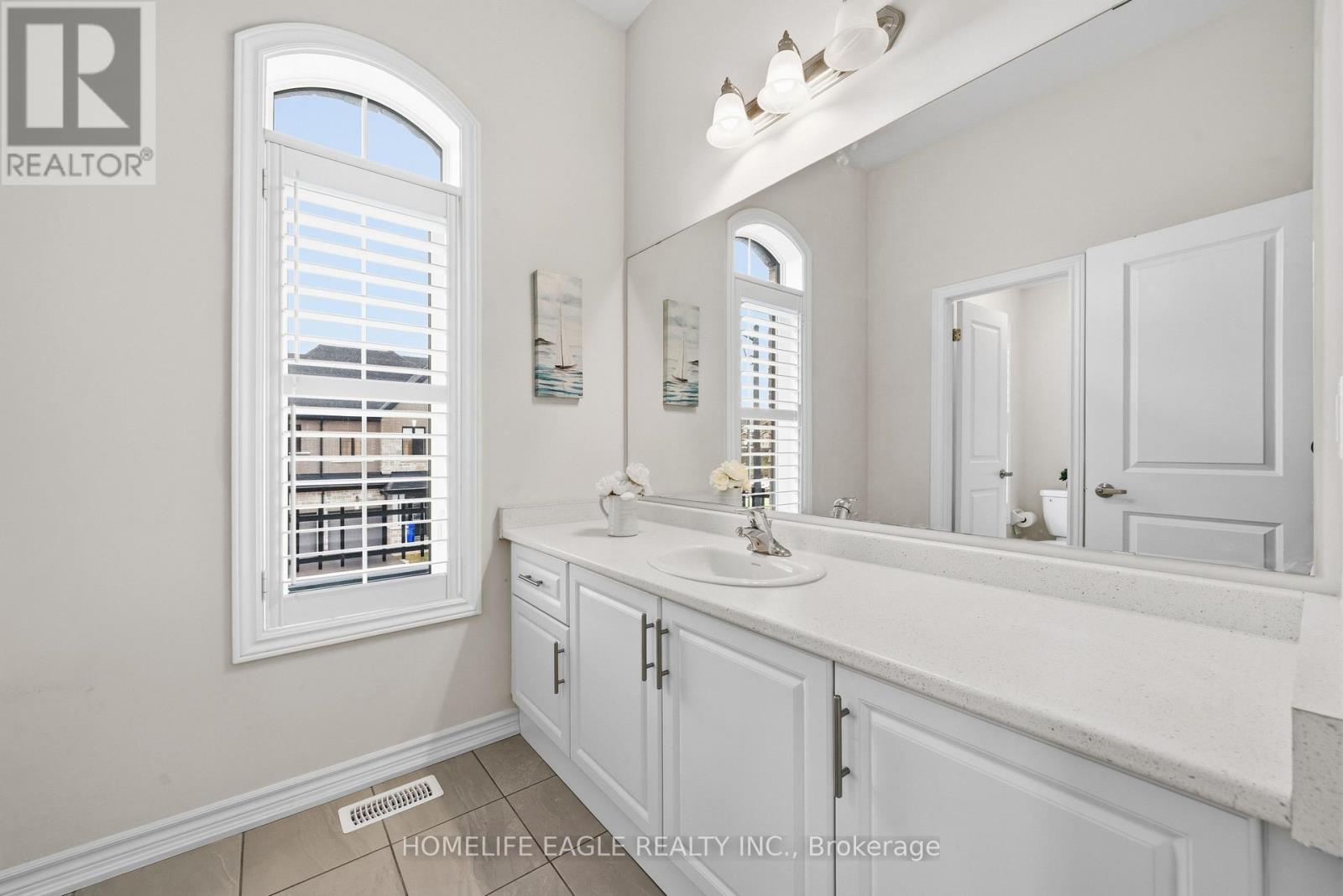 20 Viola Street, East Gwillimbury, Ontario  L9N 0T6 - Photo 17 - N12700698