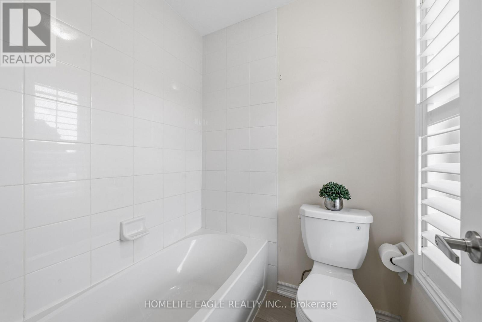 20 Viola Street, East Gwillimbury, Ontario  L9N 0T6 - Photo 18 - N12700698