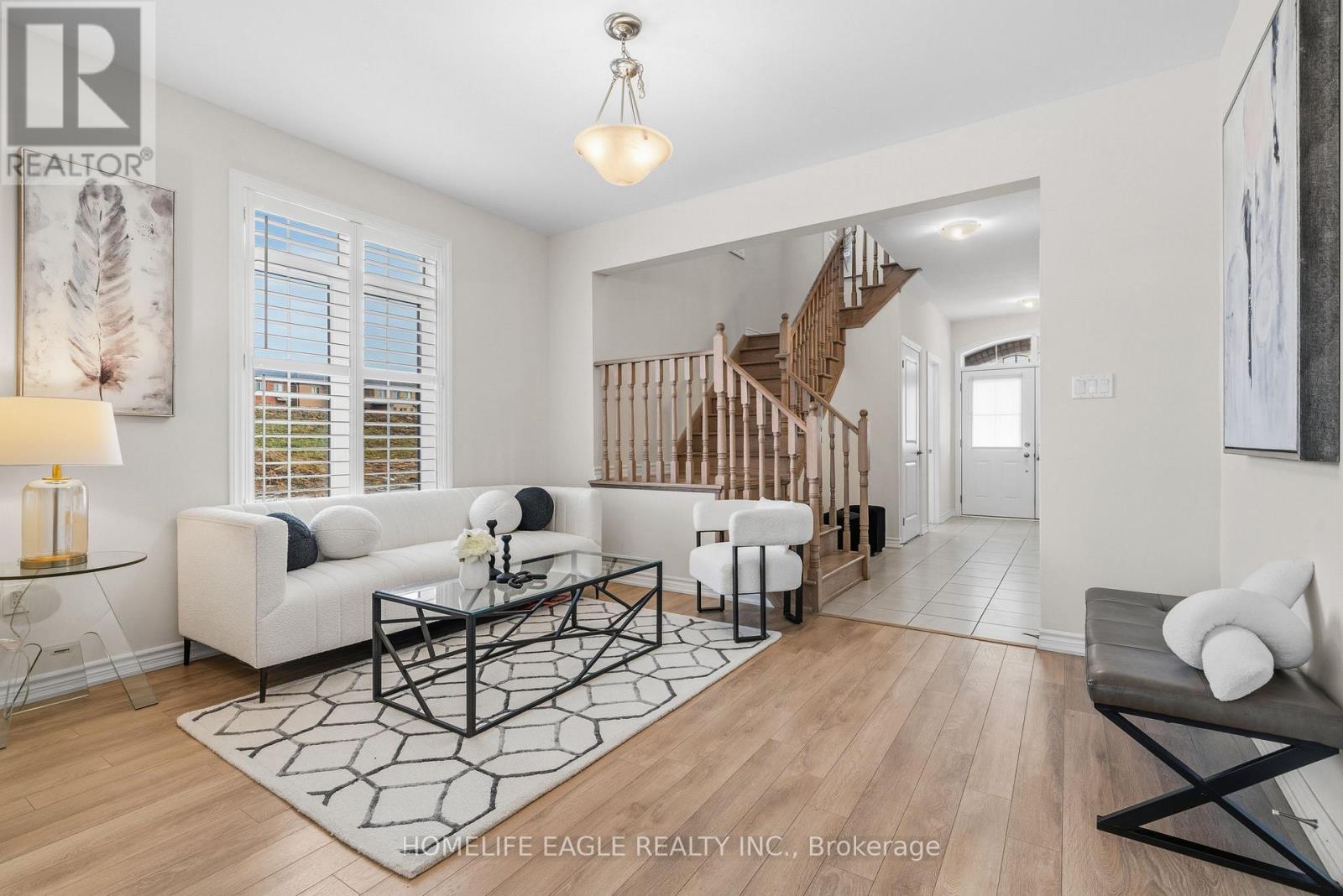 20 Viola Street, East Gwillimbury, Ontario  L9N 0T6 - Photo 2 - N12700698