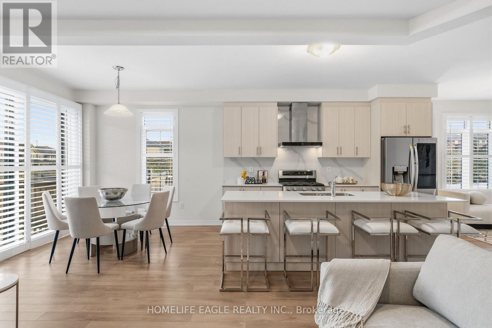 20 Viola Street, East Gwillimbury, Ontario  L9N 0T6 - Photo 6 - N12700698