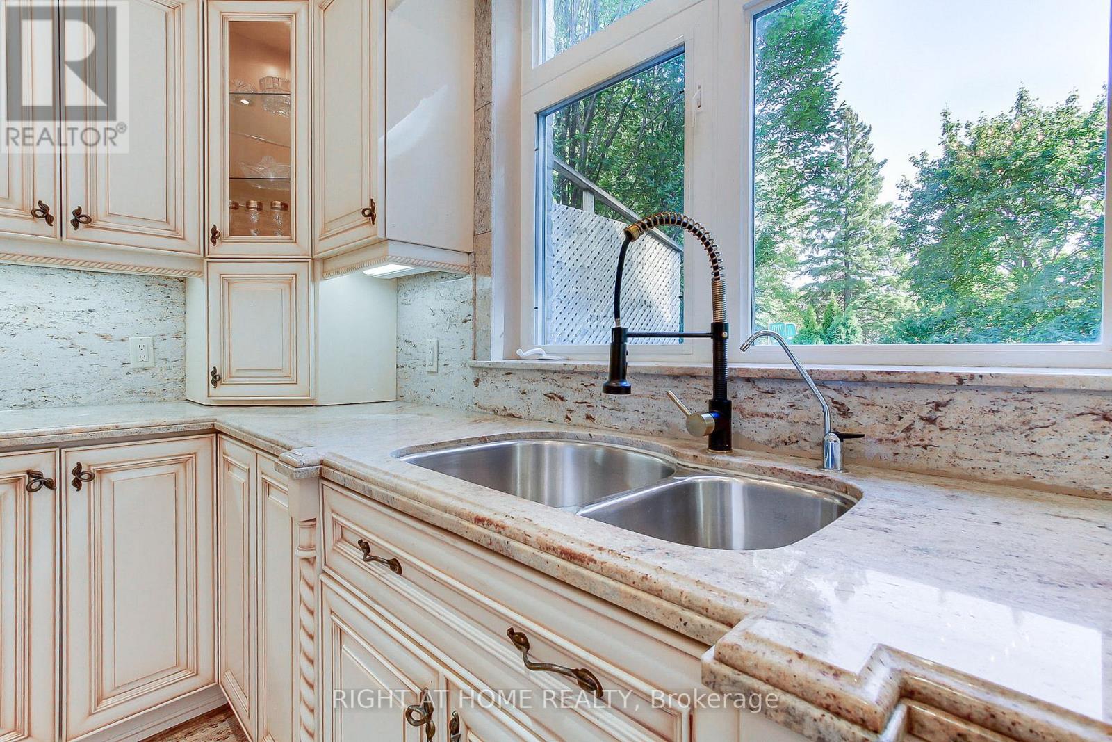 185 King High Drive, Vaughan, Ontario  L4J 3N3 - Photo 13 - N12700762