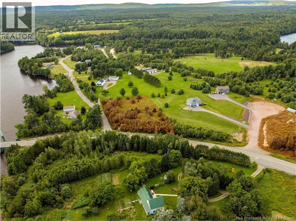 2017-01 River Bend Court, Nackawic, New Brunswick  E6G 2N3 - Photo 3 - NB131105