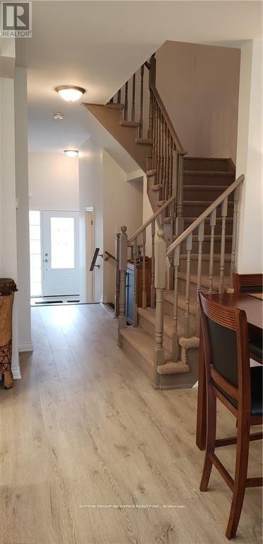 33 Churchlea Mews, Orillia, Ontario  L3V 8K9 - Photo 2 - S12700642