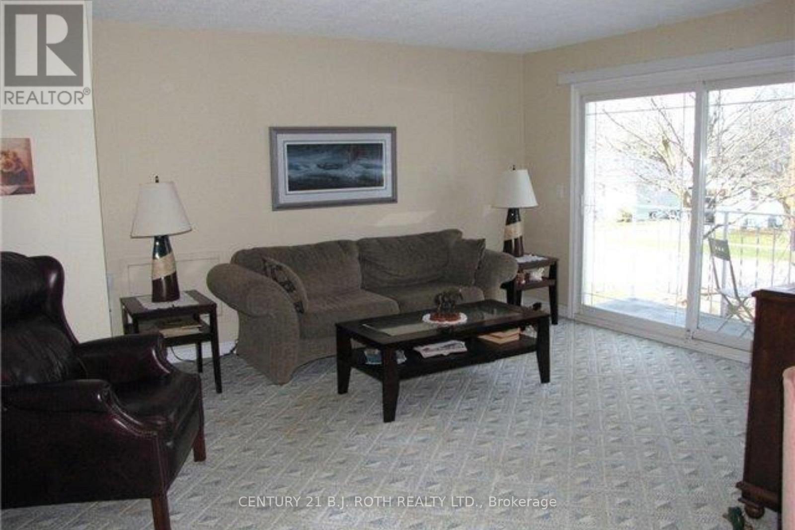 Main - 141 Gunn Street, Barrie (Wellington), Ontario  L4M 2H6 - Photo 3 - S12700716