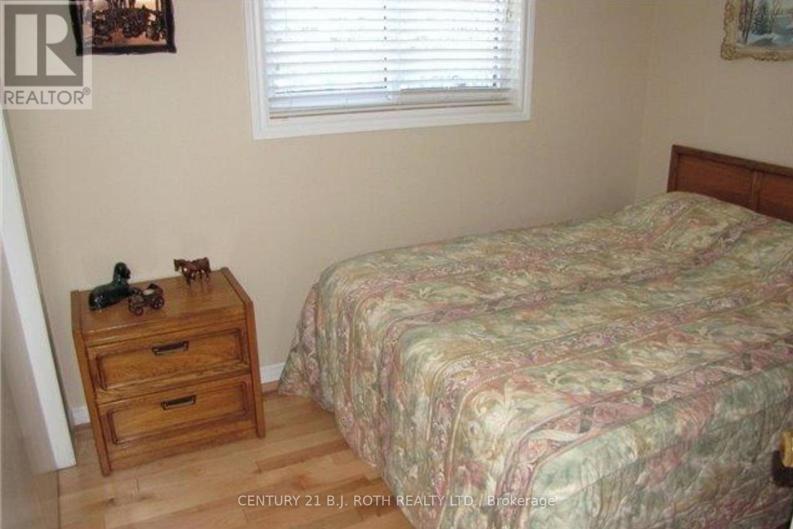 Main - 141 Gunn Street, Barrie (Wellington), Ontario  L4M 2H6 - Photo 9 - S12700716