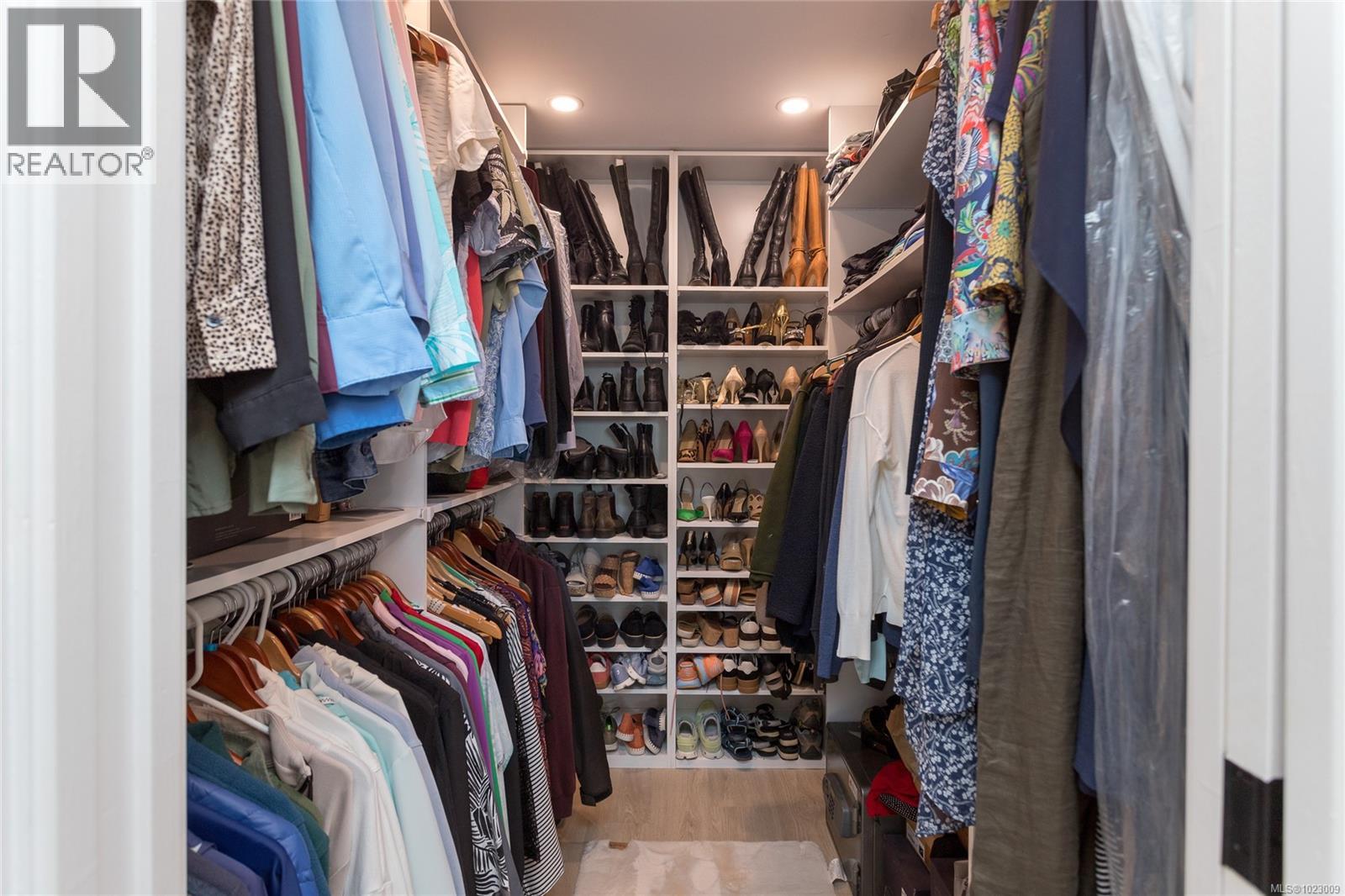 1a 9851 Second St, Sidney, British Columbia  V8L 3C7 - Photo 25 - 1023009