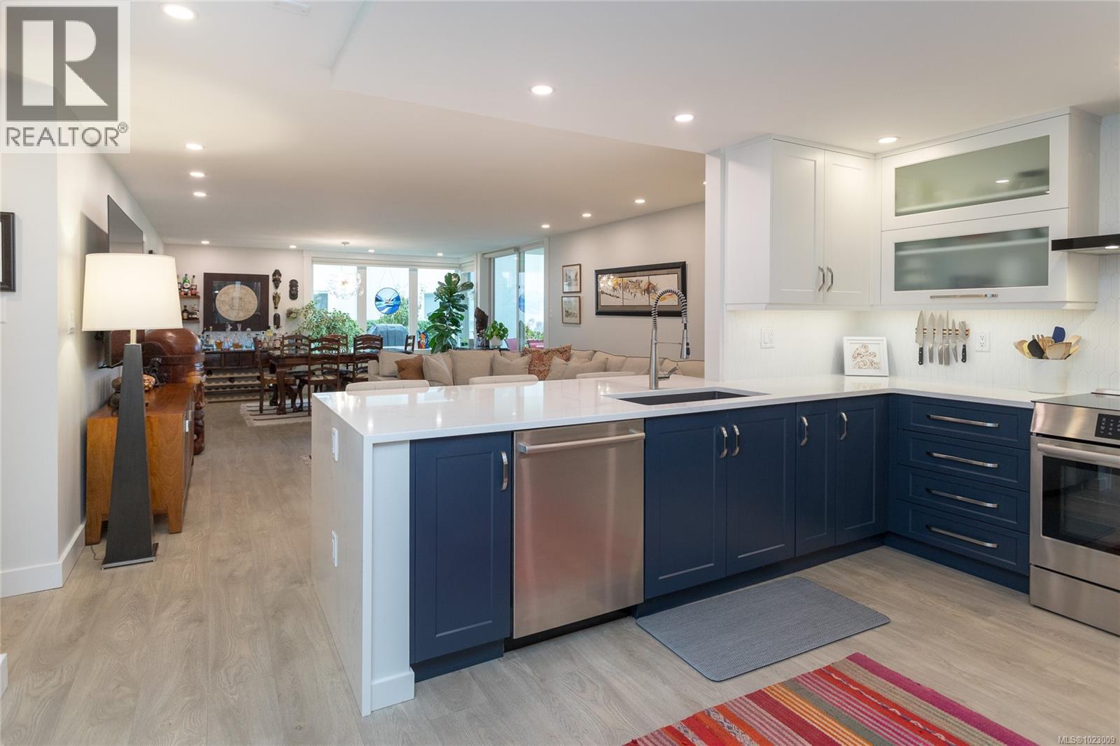 1a 9851 Second St, Sidney, British Columbia  V8L 3C7 - Photo 6 - 1023009