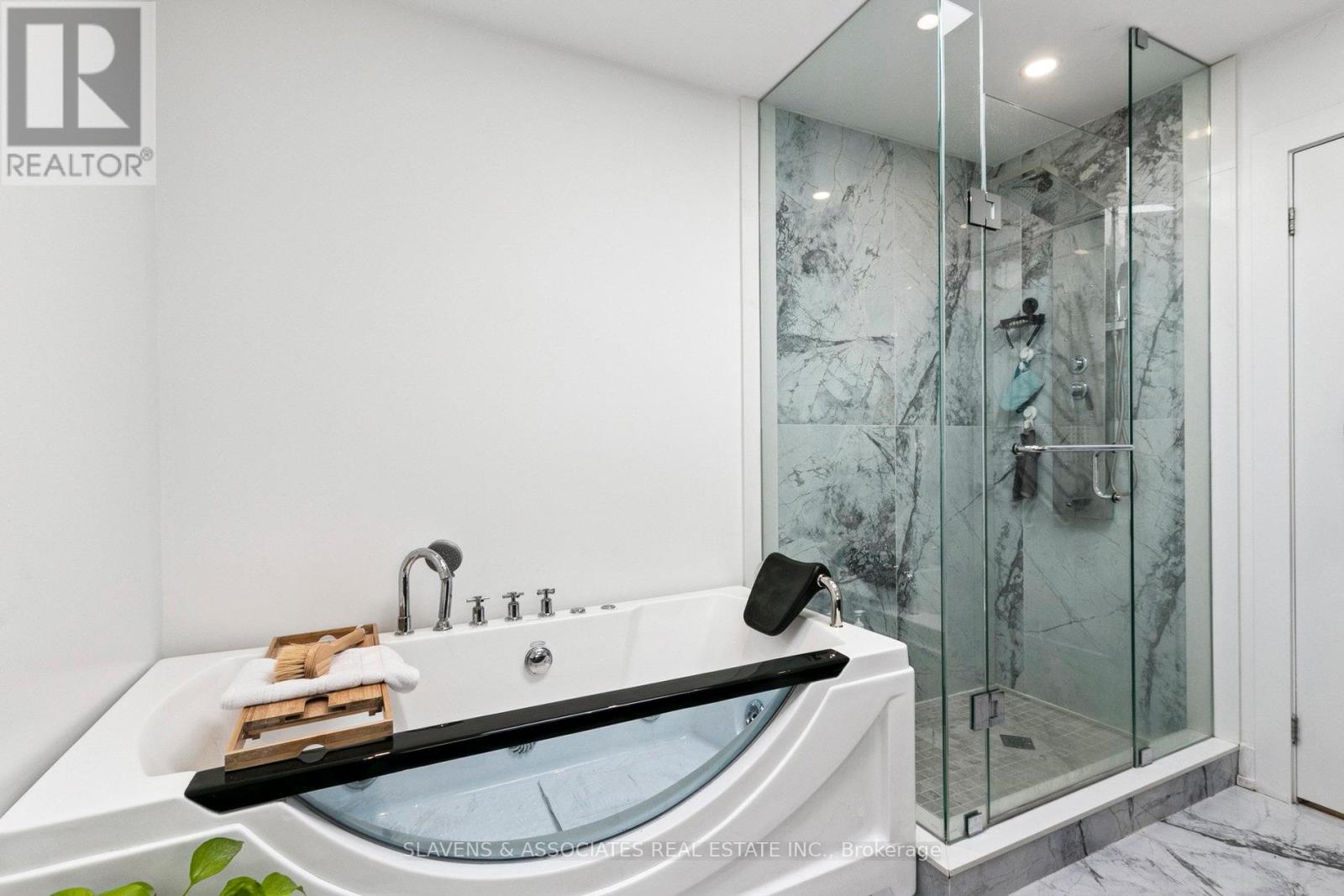 1040 Enola Avenue, Mississauga, Ontario  L5G 4A9 - Photo 23 - W12700590