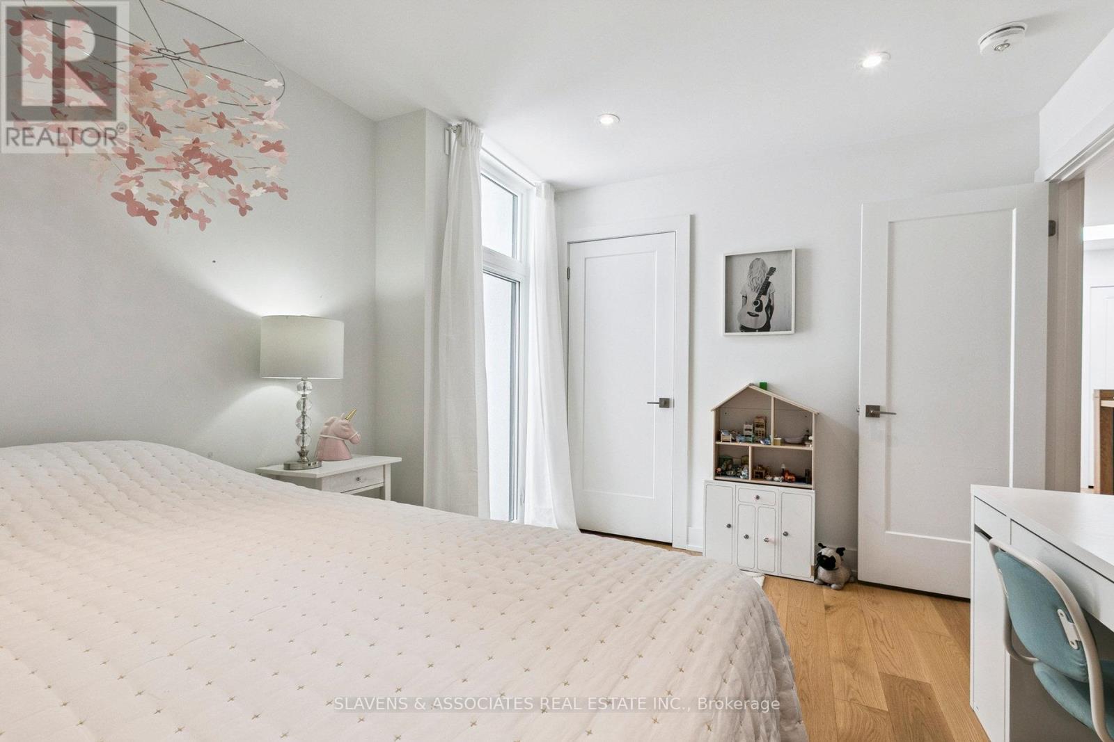 1040 Enola Avenue, Mississauga, Ontario  L5G 4A9 - Photo 26 - W12700590