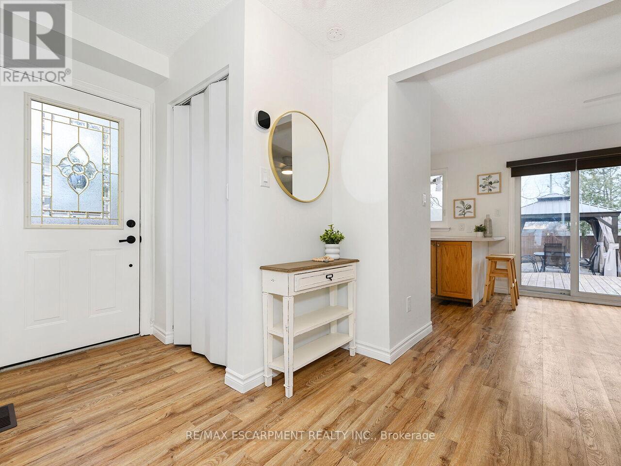 655 Lomond Crescent, Burlington, Ontario  L7L 2N8 - Photo 11 - W12700690