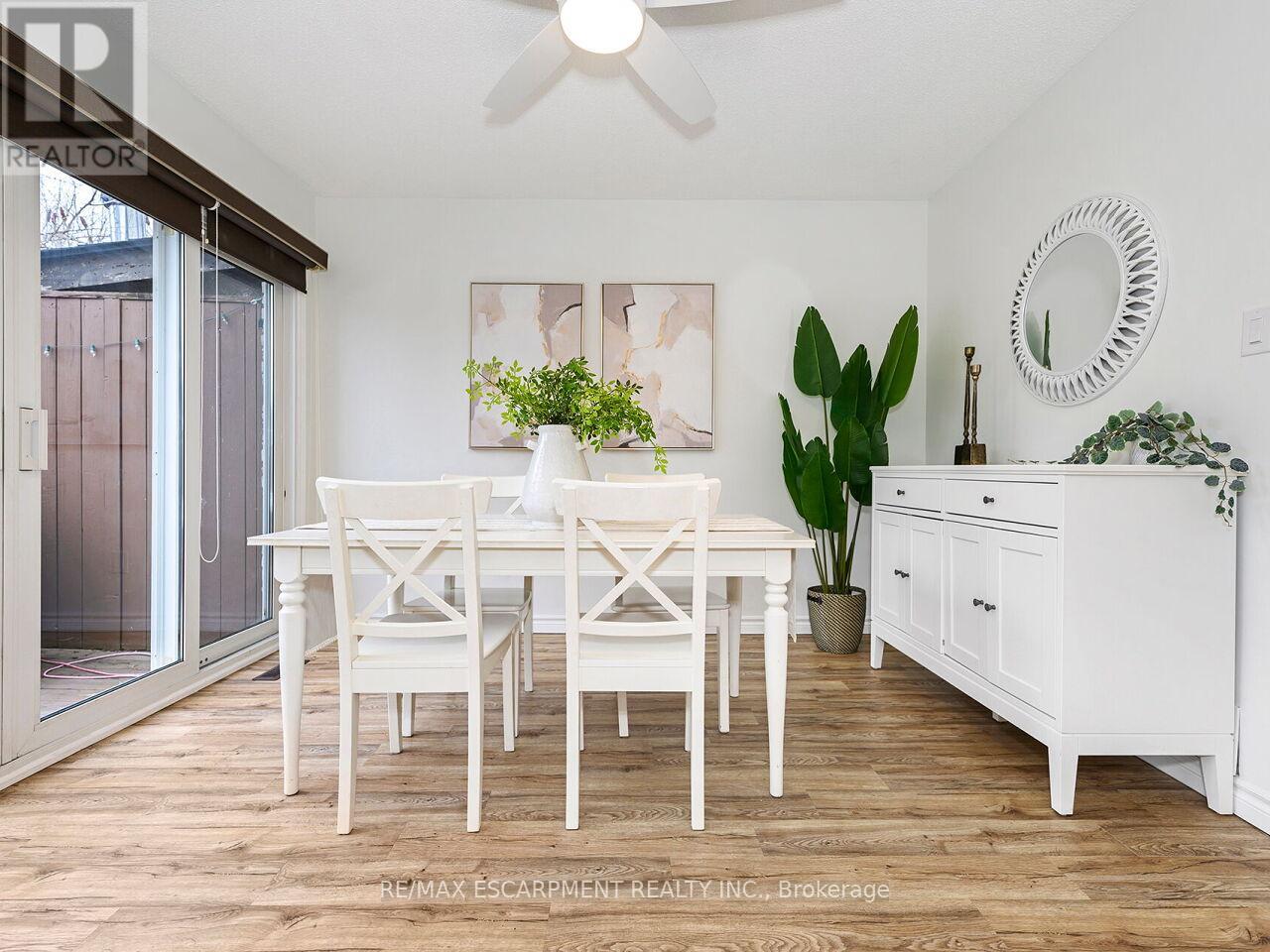 655 Lomond Crescent, Burlington, Ontario  L7L 2N8 - Photo 13 - W12700690