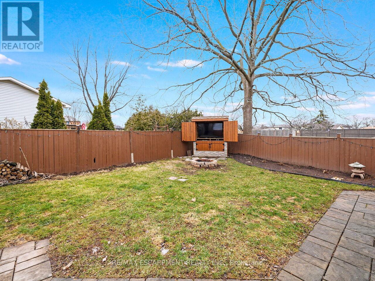 655 Lomond Crescent, Burlington, Ontario  L7L 2N8 - Photo 23 - W12700690