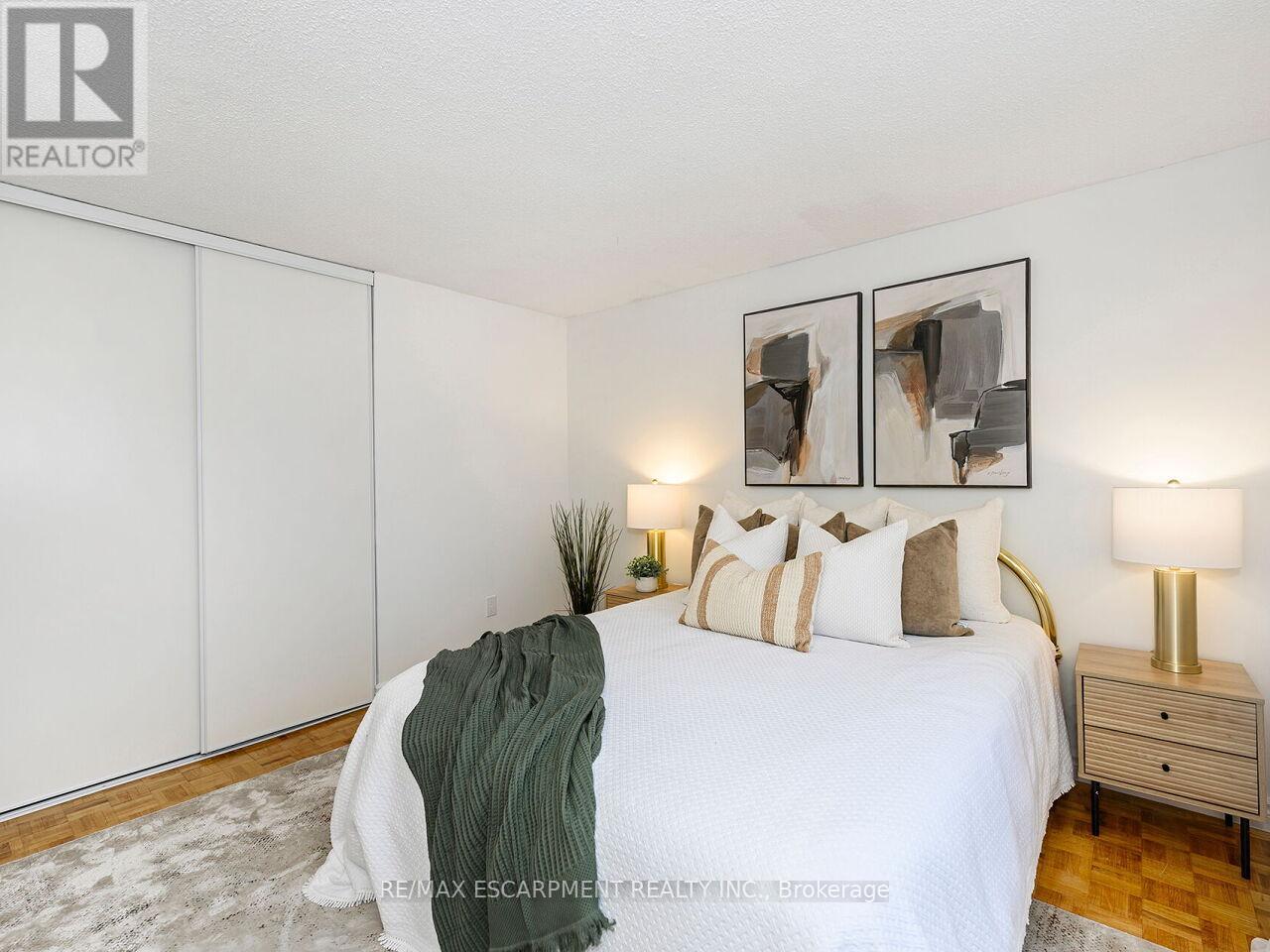 655 Lomond Crescent, Burlington, Ontario  L7L 2N8 - Photo 31 - W12700690