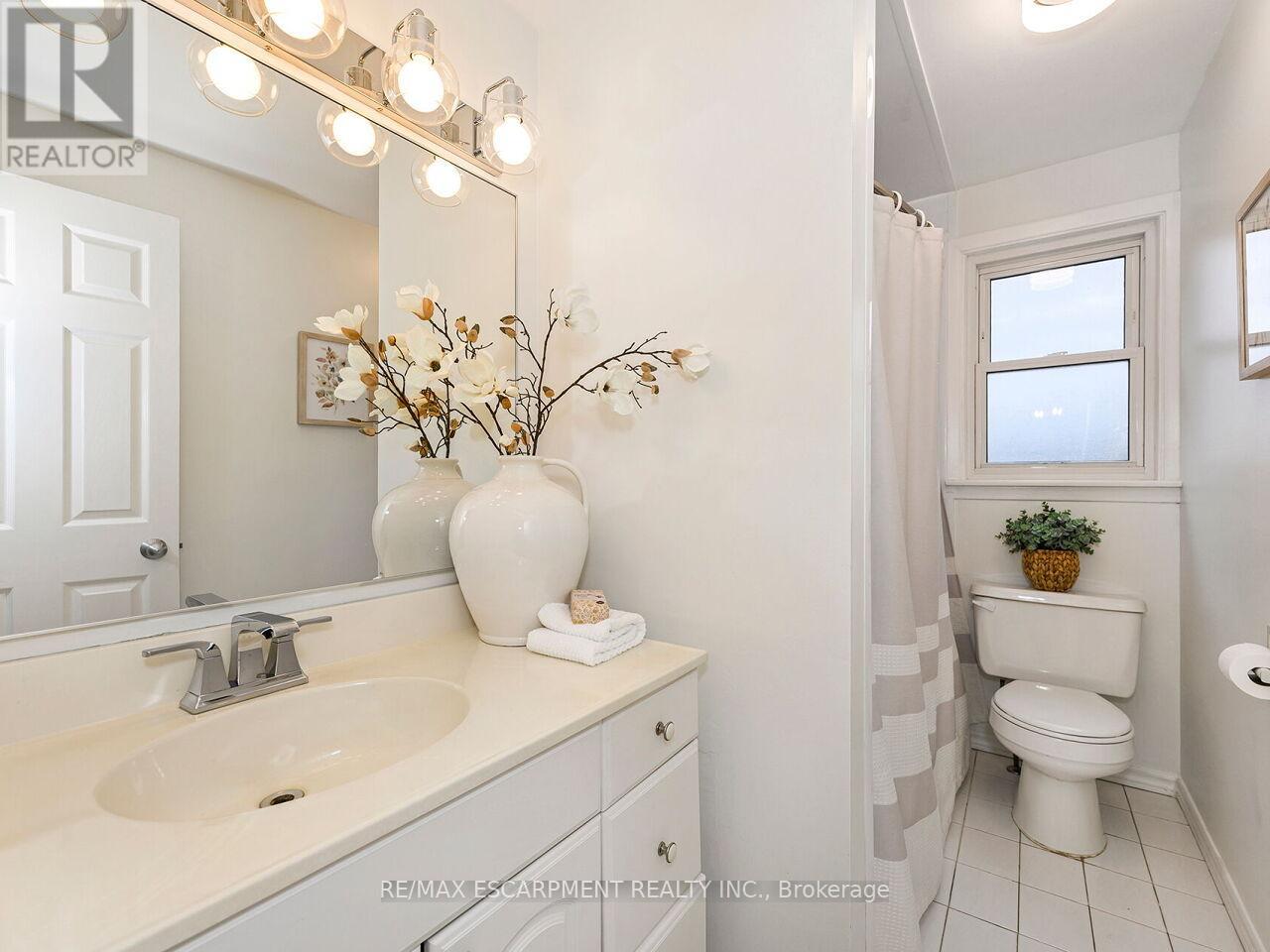 655 Lomond Crescent, Burlington, Ontario  L7L 2N8 - Photo 36 - W12700690