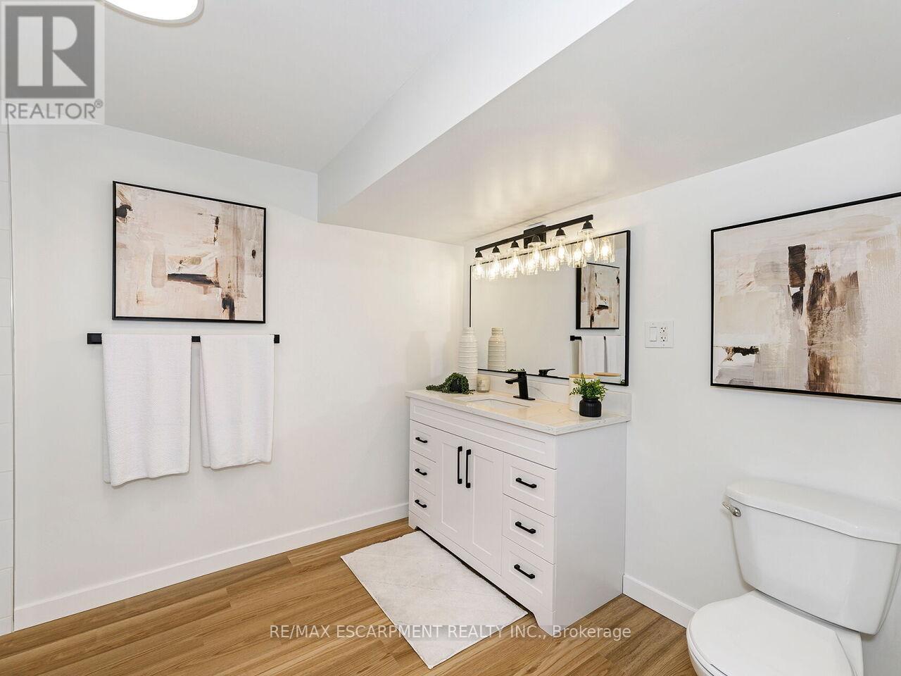 655 Lomond Crescent, Burlington, Ontario  L7L 2N8 - Photo 39 - W12700690