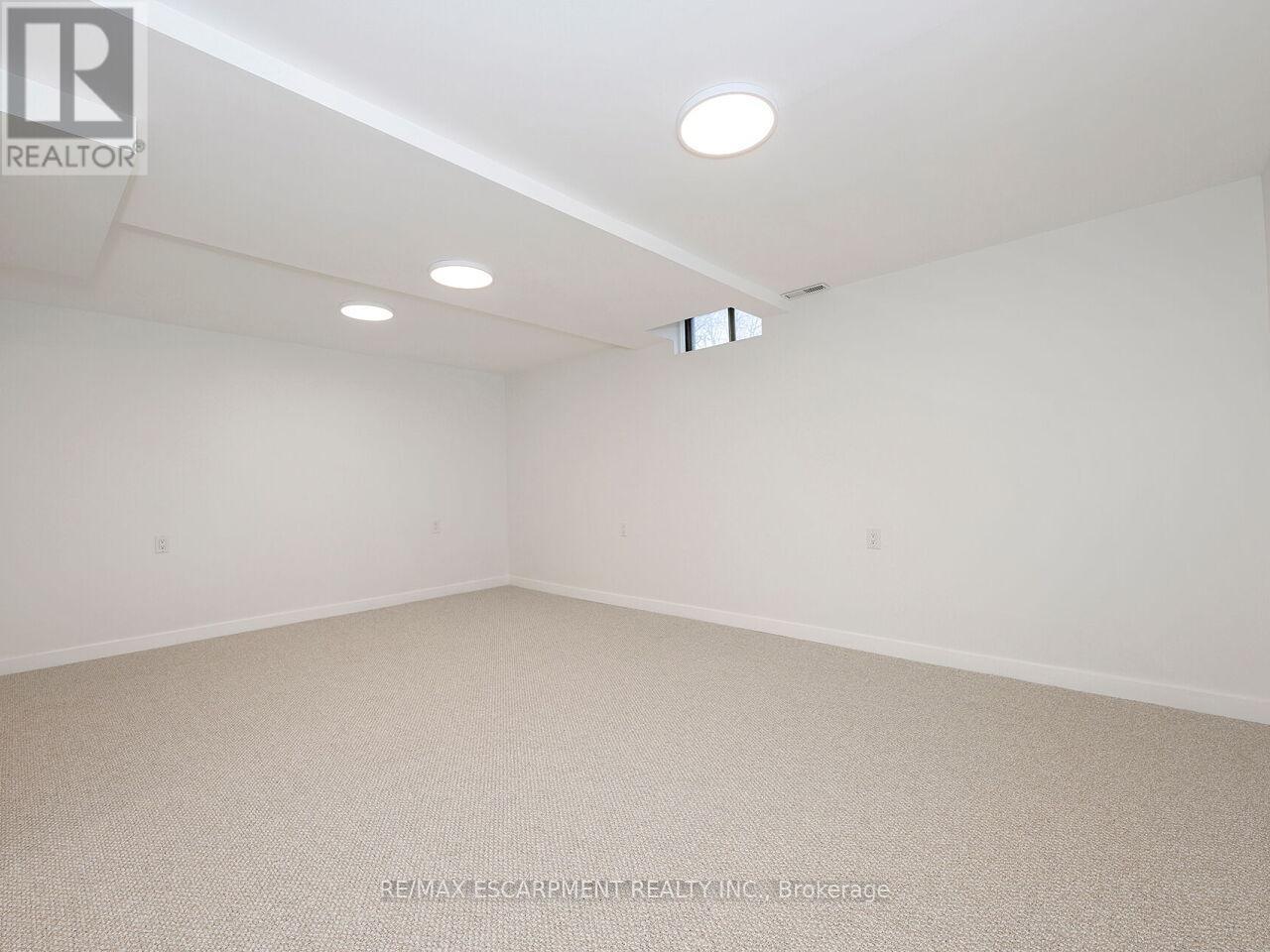 655 Lomond Crescent, Burlington, Ontario  L7L 2N8 - Photo 42 - W12700690