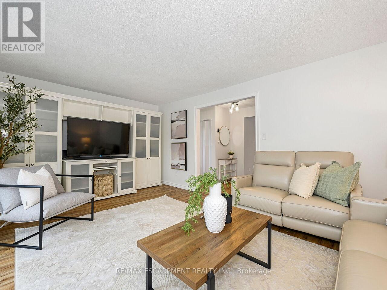 655 Lomond Crescent, Burlington, Ontario  L7L 2N8 - Photo 7 - W12700690