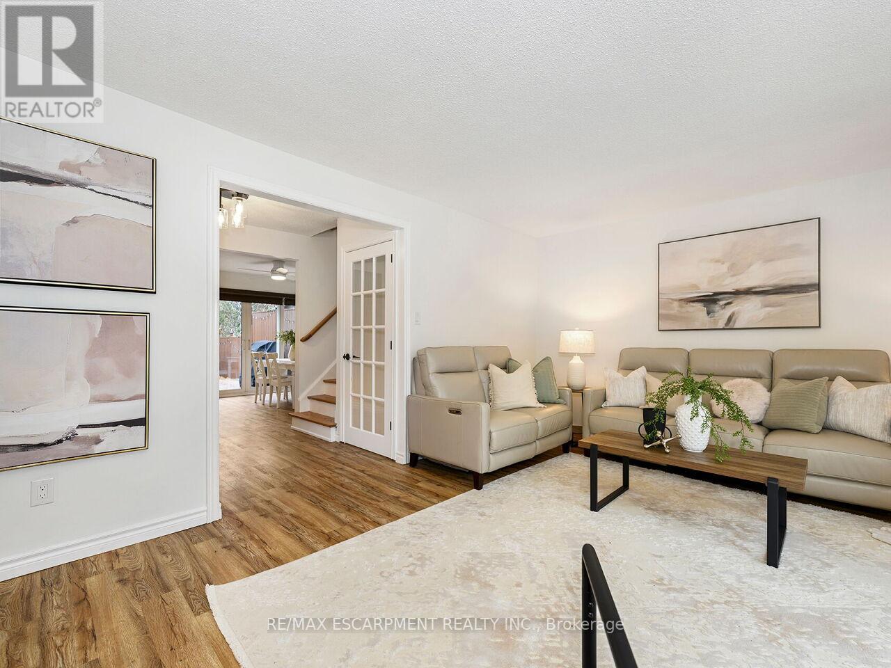 655 Lomond Crescent, Burlington, Ontario  L7L 2N8 - Photo 9 - W12700690