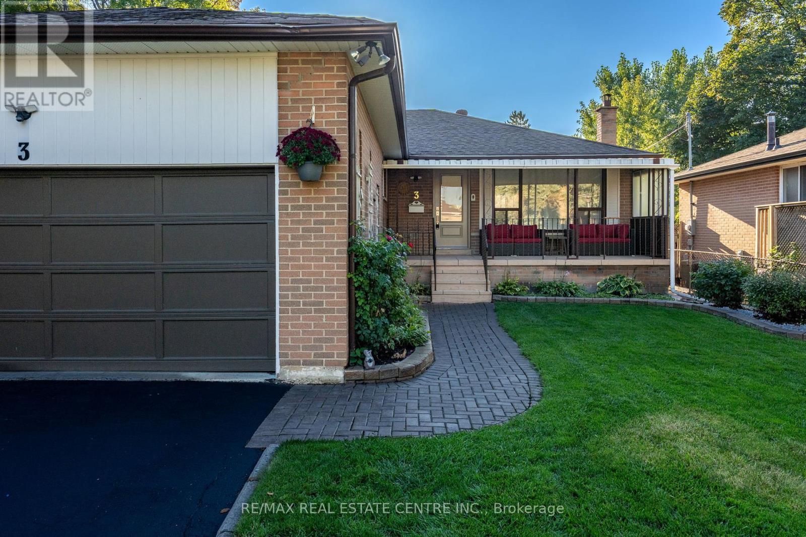 3 DUNN PLACE, Brampton, Ontario