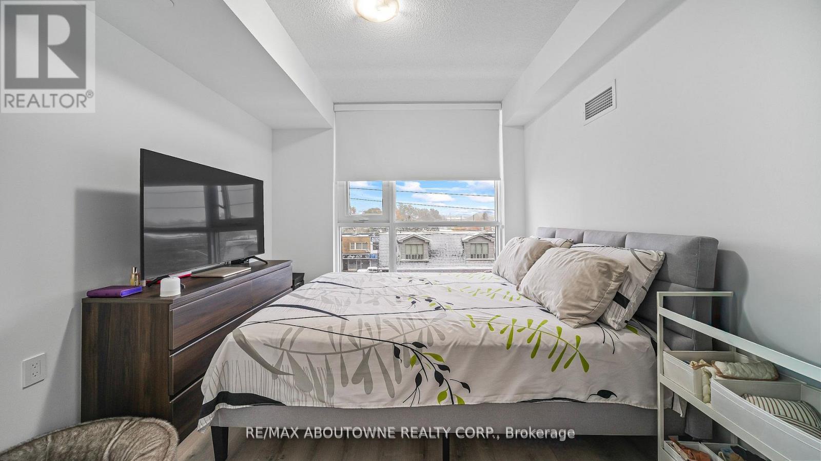 412 - 556 Marlee Avenue, Toronto, Ontario  M6B 0B1 - Photo 7 - W12700700