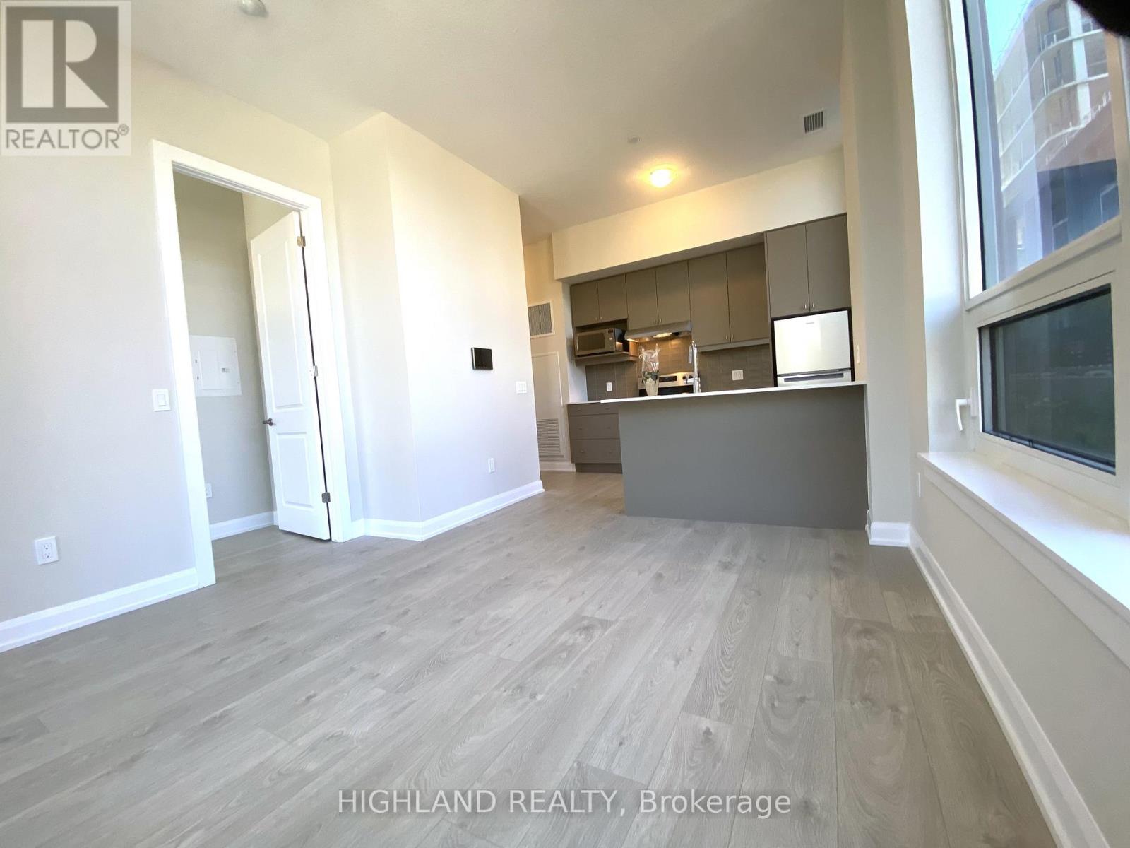 110 - 3220 William Coltson Avenue, Oakville, Ontario  L6H 7X9 - Photo 10 - W12700708