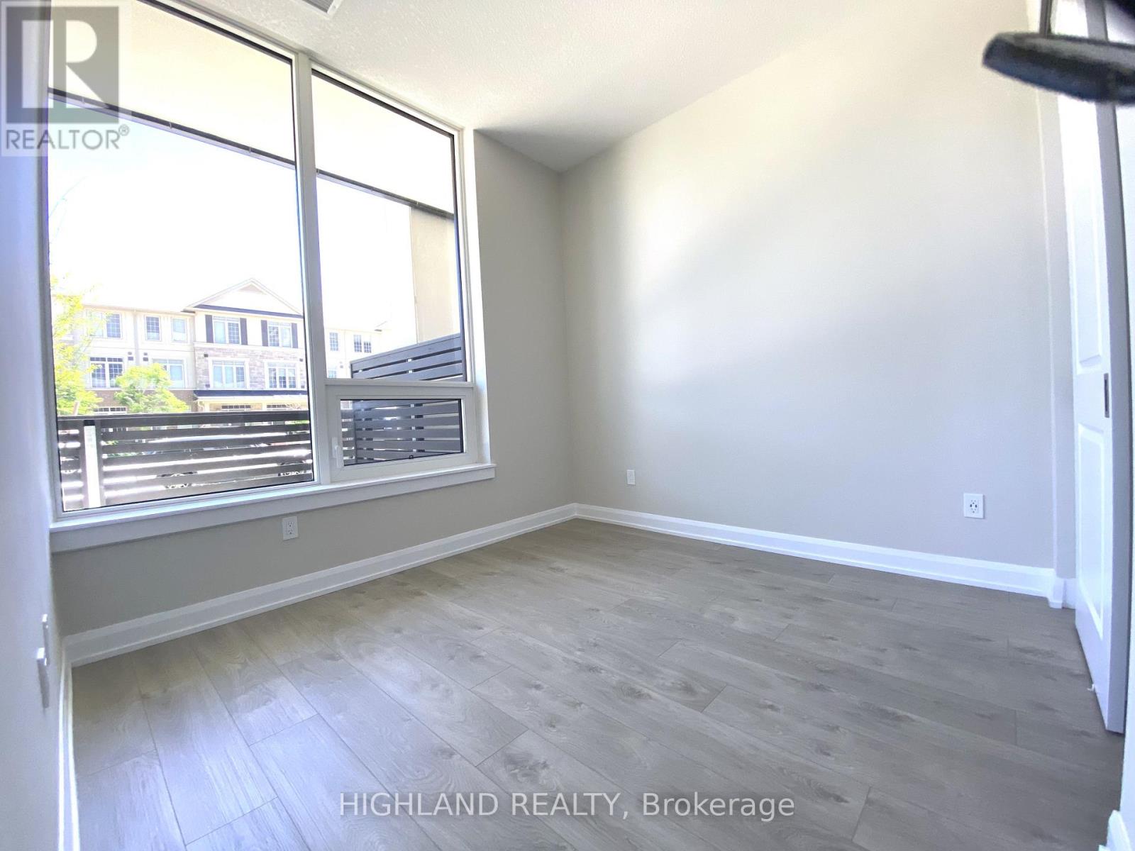 110 - 3220 William Coltson Avenue, Oakville, Ontario  L6H 7X9 - Photo 11 - W12700708