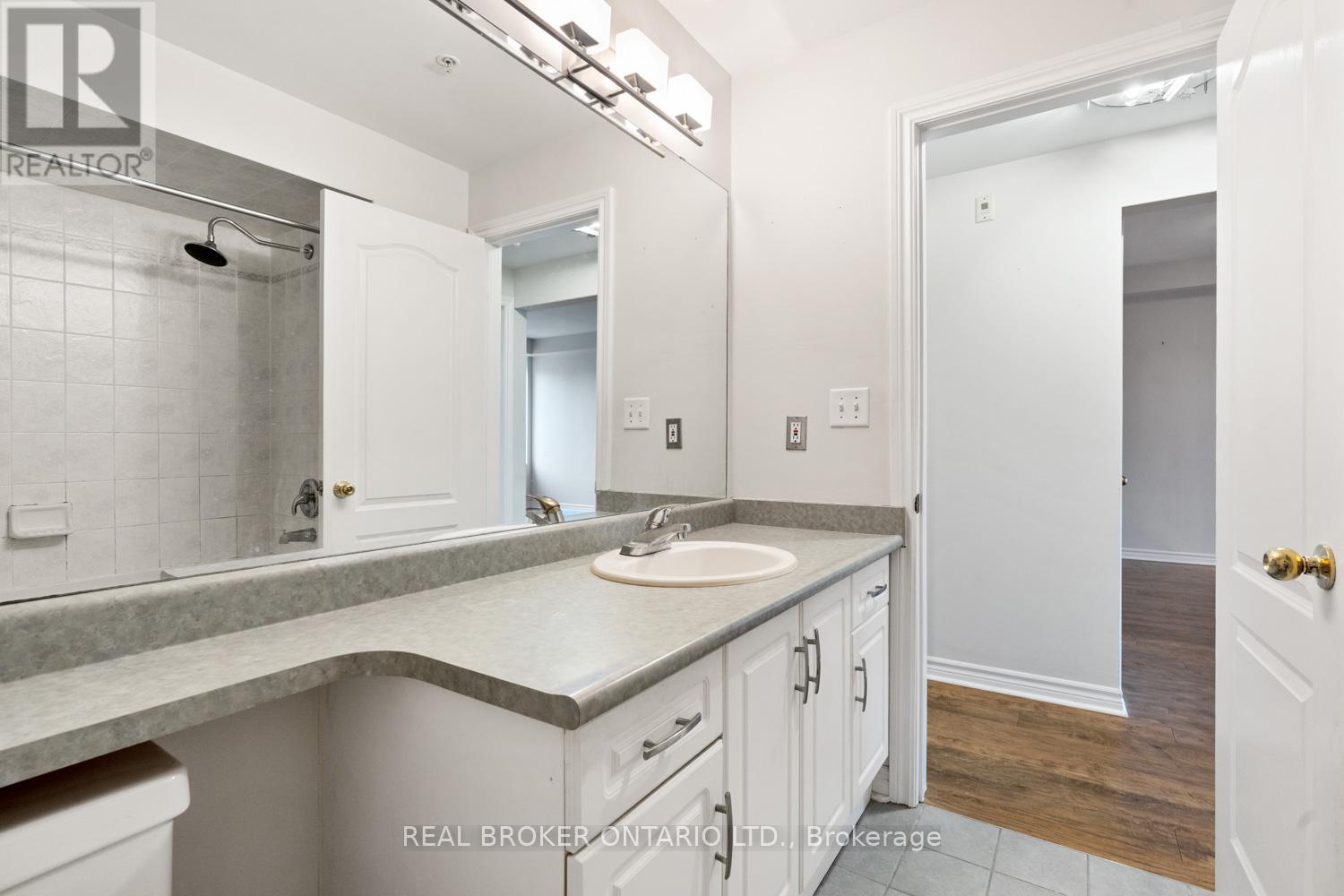 209 - 3531 Lakeshore Boulevard W, Toronto, Ontario  M8W 1P4 - Photo 12 - W12700712