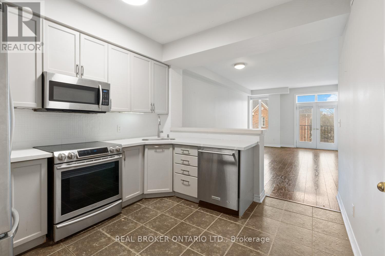 209 - 3531 Lakeshore Boulevard W, Toronto, Ontario  M8W 1P4 - Photo 4 - W12700712