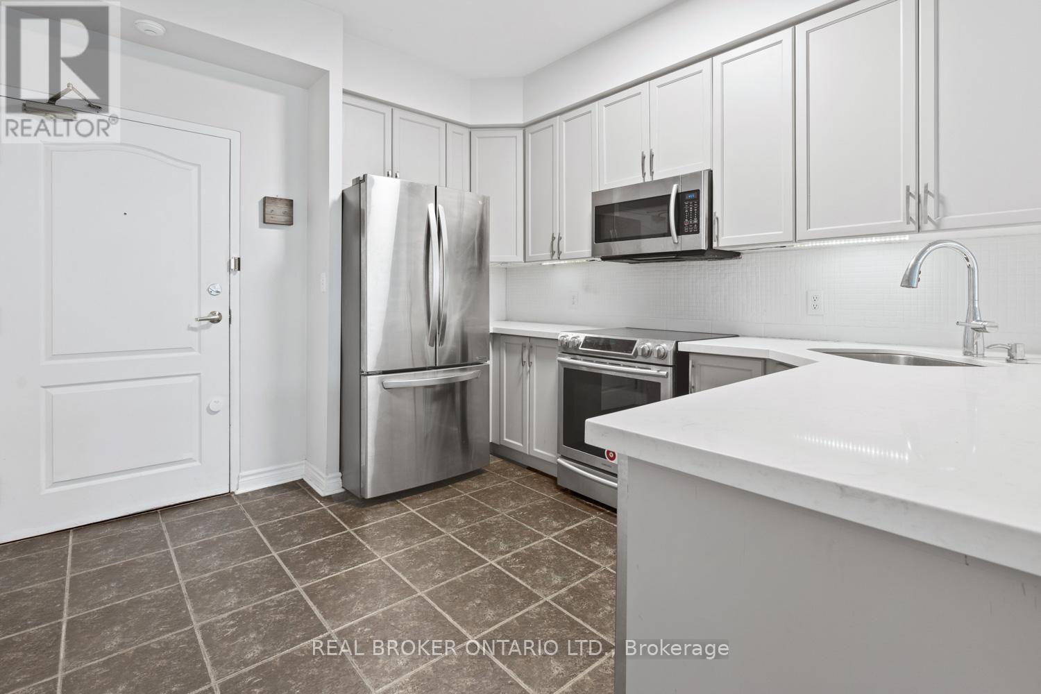209 - 3531 Lakeshore Boulevard W, Toronto, Ontario  M8W 1P4 - Photo 5 - W12700712