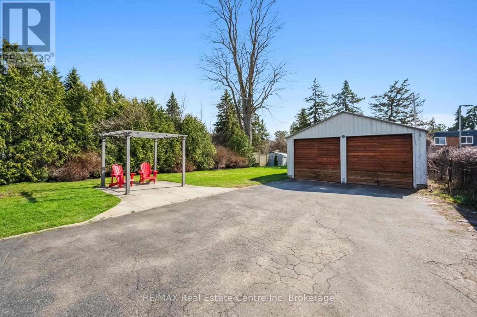 572 Woolwich Street, Guelph, Ontario  N1H 3Y2 - Photo 3 - X12700854