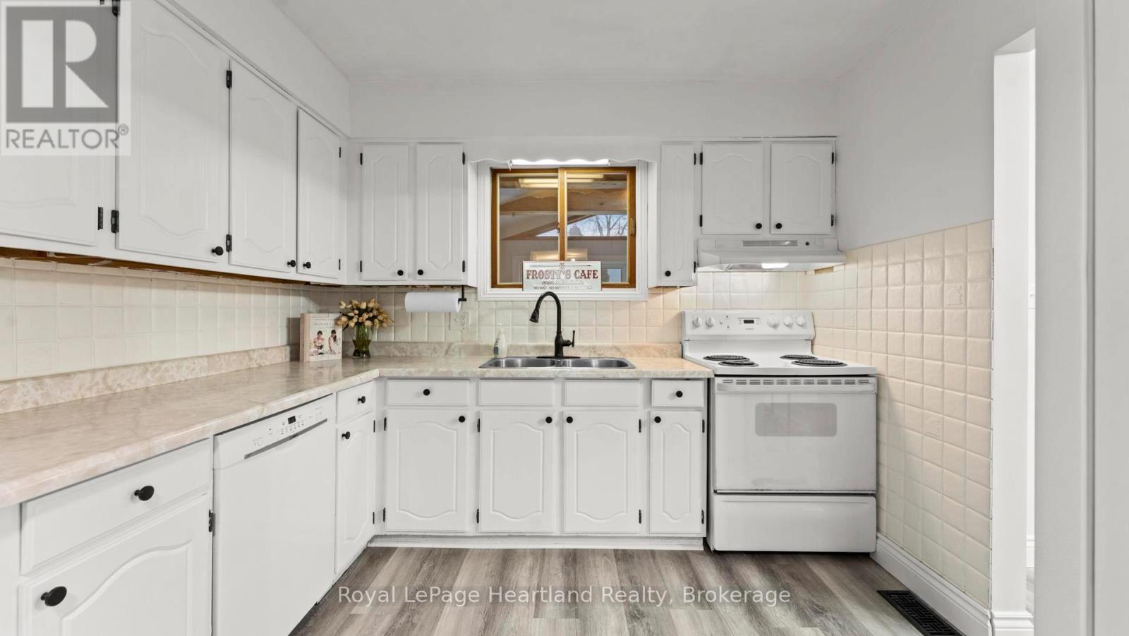 17 Suncoast Drive W, Goderich, Ontario  N7A 4H1 - Photo 14 - X12700880