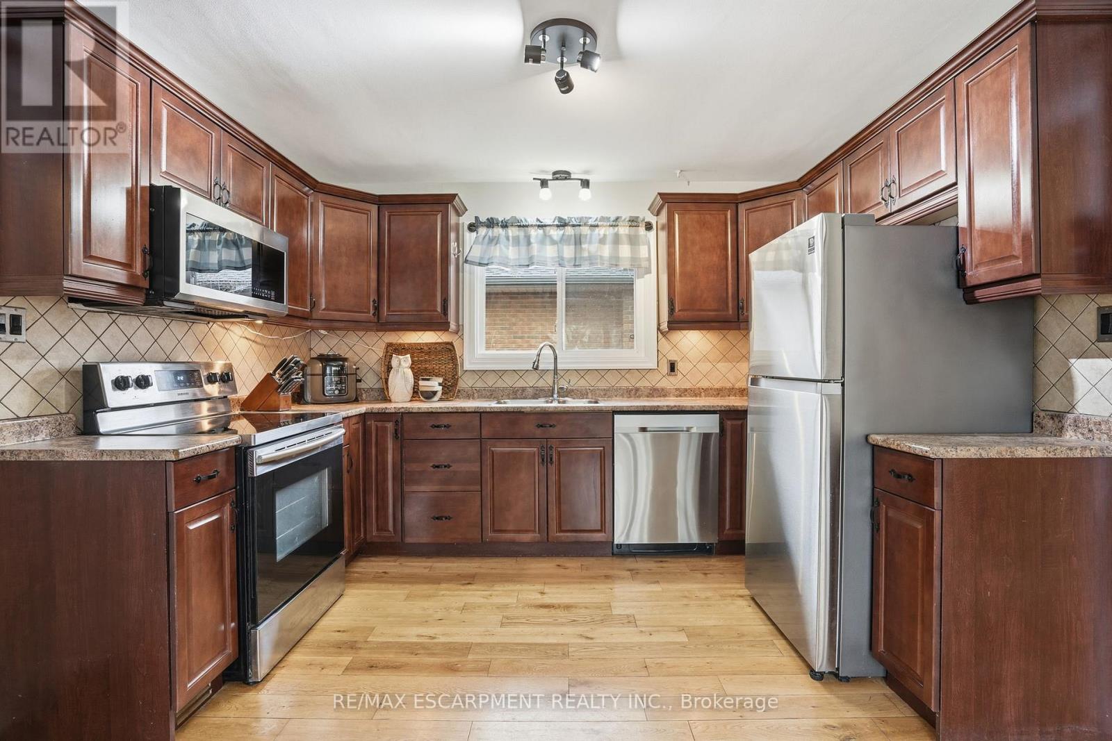 16 Alison Avenue, Waterloo, Ontario  N1R 1M9 - Photo 13 - X12700634