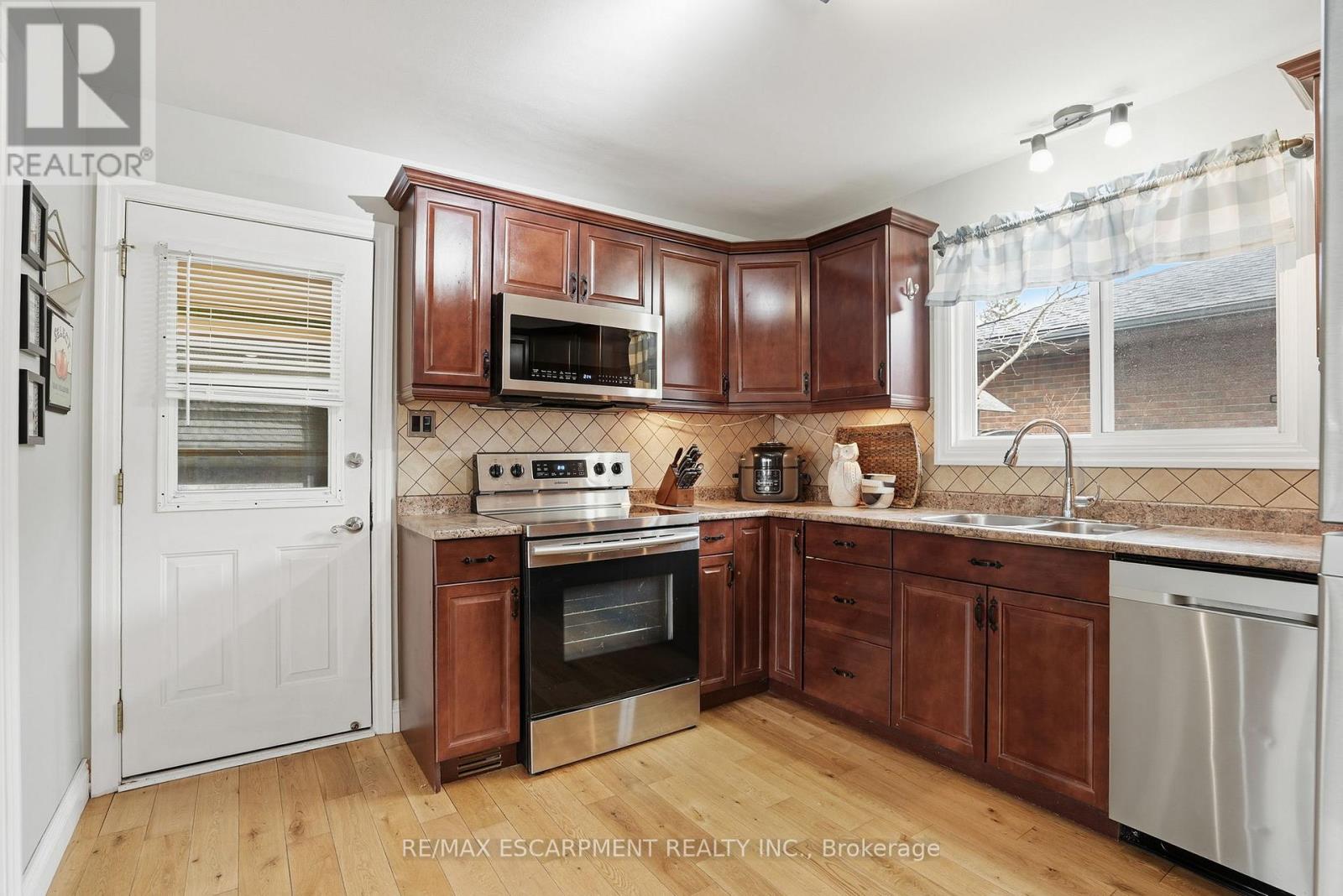 16 Alison Avenue, Waterloo, Ontario  N1R 1M9 - Photo 14 - X12700634