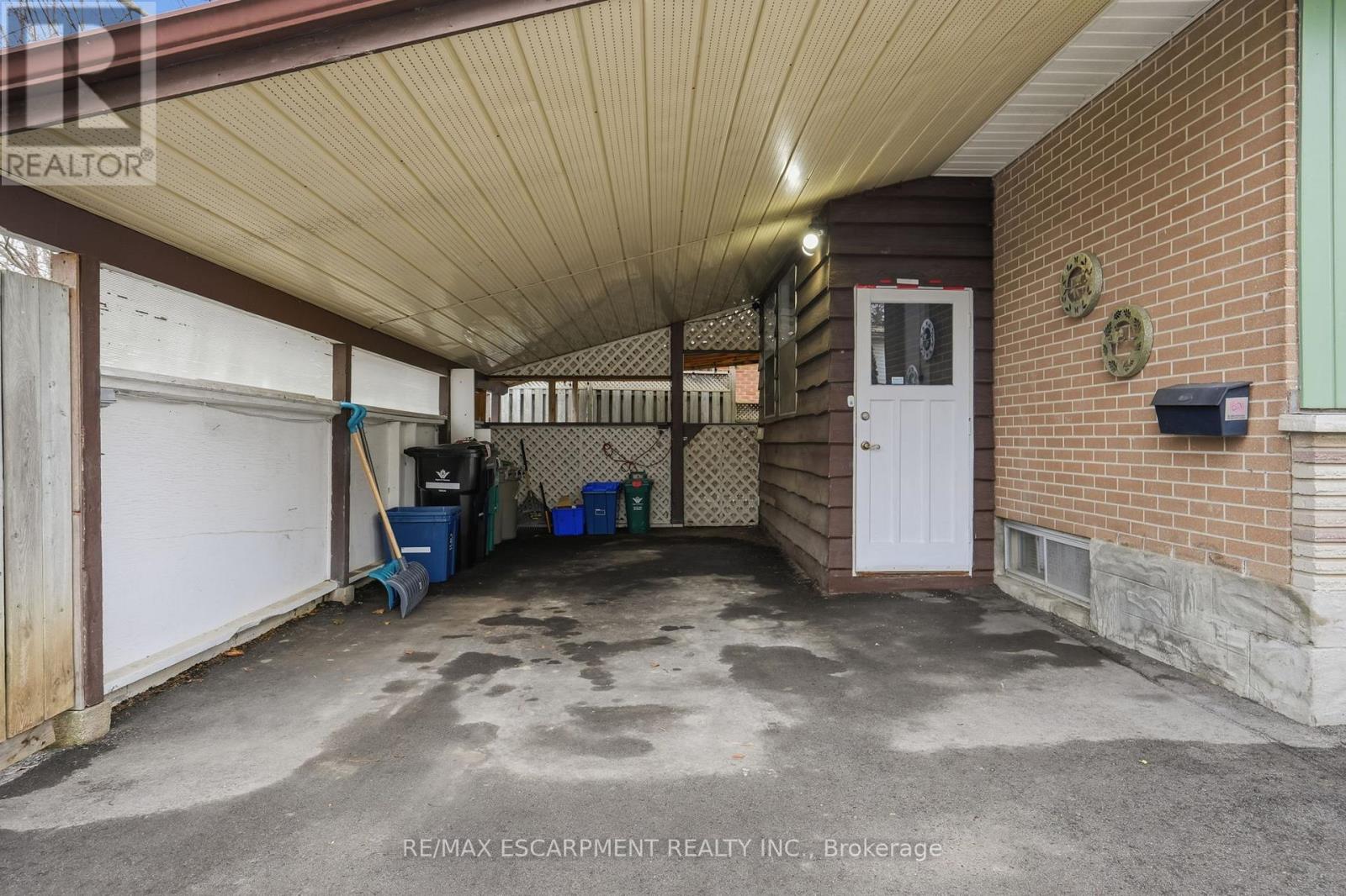 16 Alison Avenue, Waterloo, Ontario  N1R 1M9 - Photo 4 - X12700634