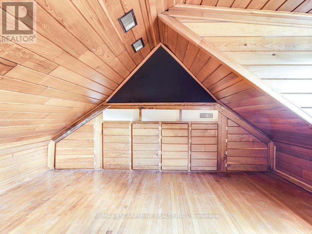 2 - 201 Victoria Avenue N, Hamilton, Ontario  L8L 5E9 - Photo 11 - X12700714